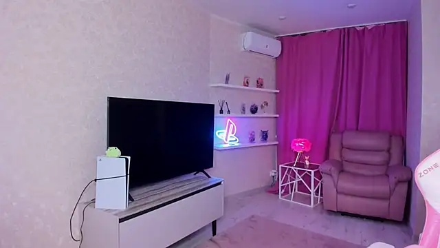 EllaCurtis webcam