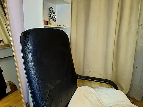 khaleesi_sy webcam