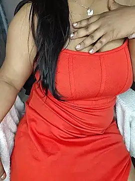Curvy_Pooja