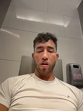 liam_bronw webcam
