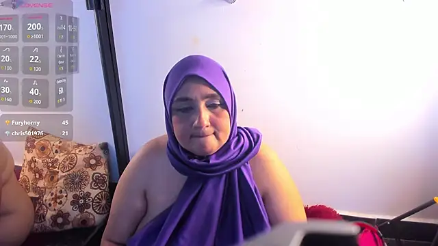 HijabiMilff webcam