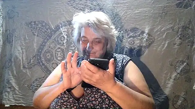 ExquisiteMature webcam