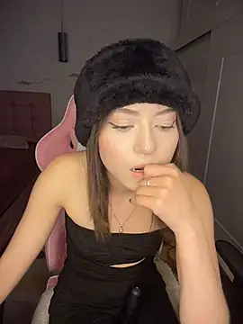 PrettyAmber webcam