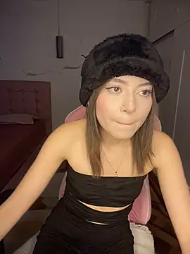 PrettyAmber webcam