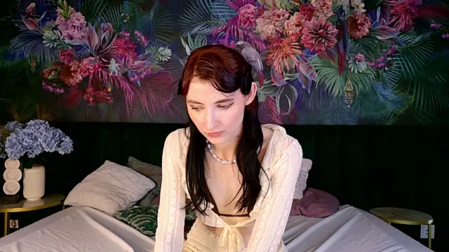 NicoleLuxe webcam