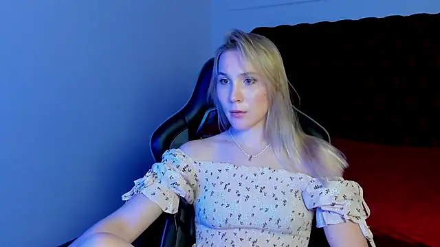 ElaraVoltage webcam