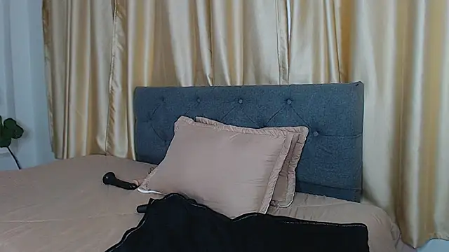 Emma_hassani webcam