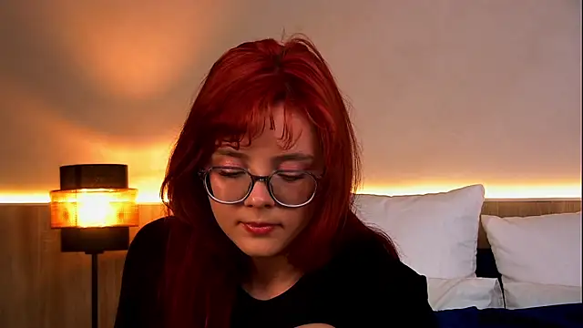 Nora__Ray webcam