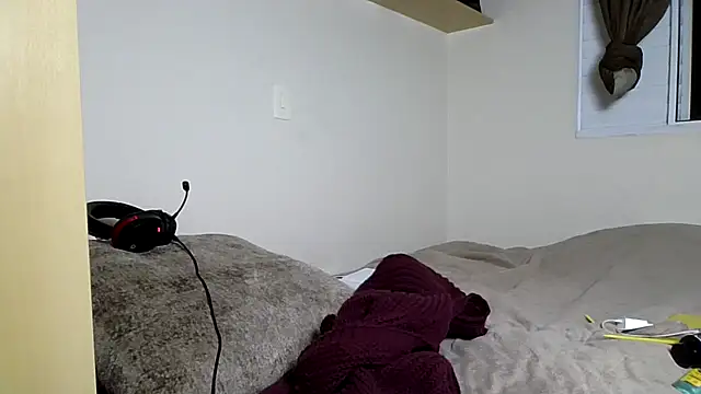 GabriellaManhaes webcam