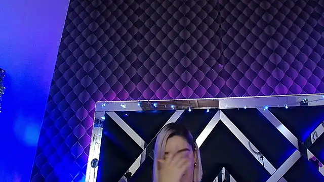 victoriaa_lee_ webcam