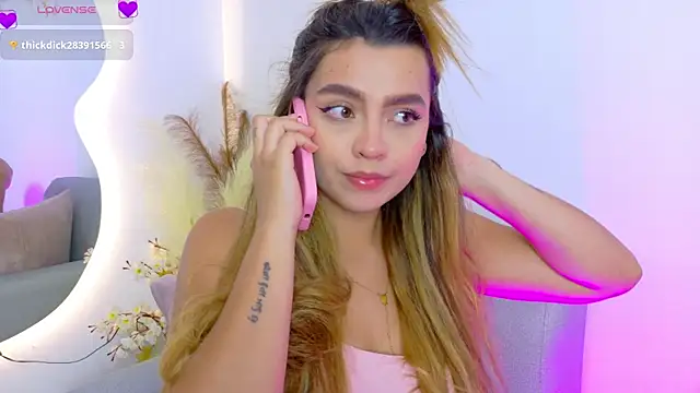 Ambar_Carter webcam