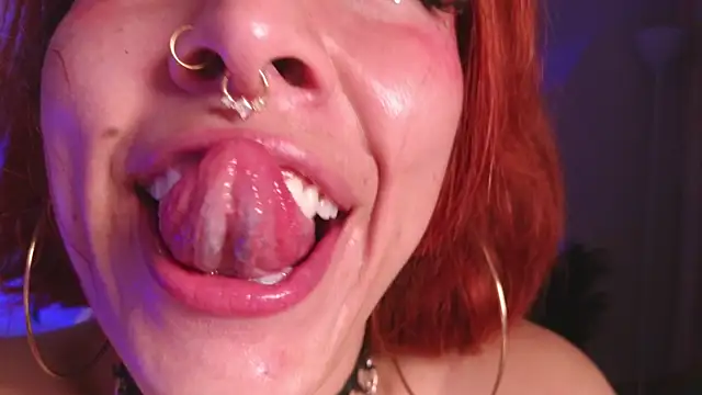 bri_von_dhara__ webcam