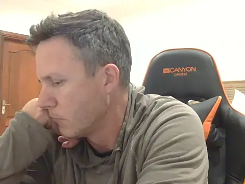TroyDieselXXX webcam