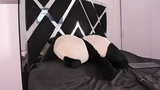 Anniewine_ webcam