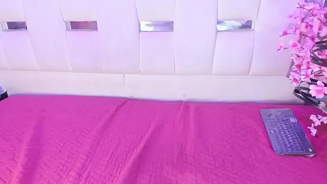 Violetbellarose1 webcam