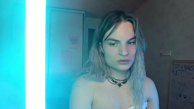 milliKira006 webcam