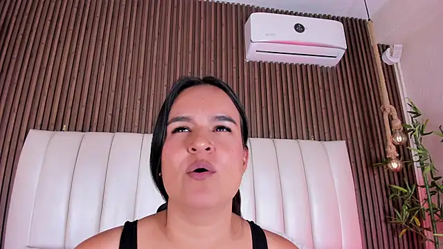 LucieMillerr webcam