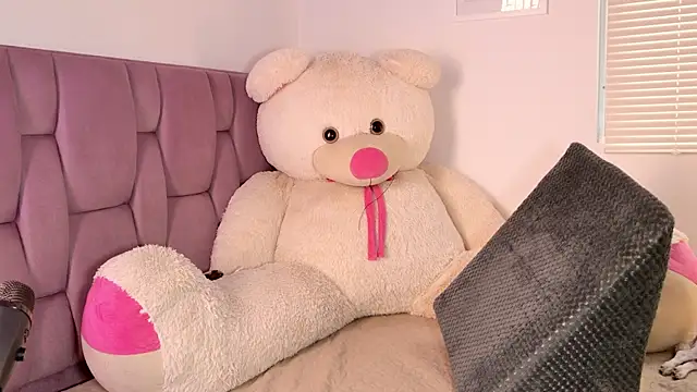 SophiaKarson webcam