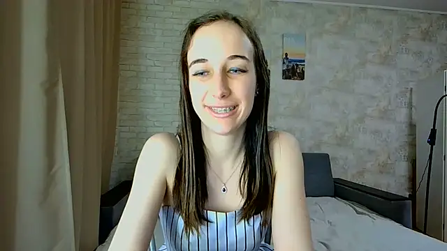 Anika_bloom webcam