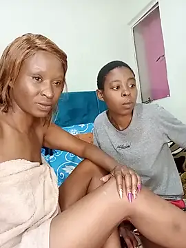 SexyBootie webcam