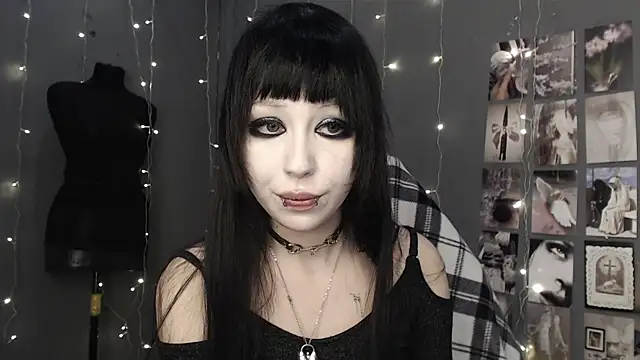 lucy8bit webcam
