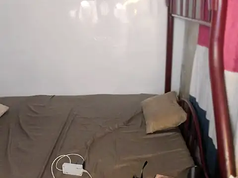 ArianaLore webcam