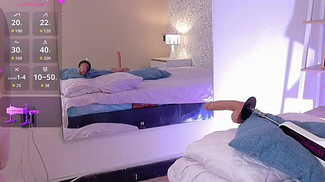 mia_gold_ webcam