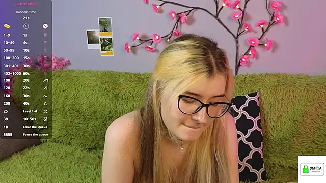 HellyCherry webcam