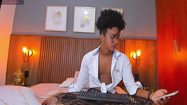 Krikrii_Milady webcam
