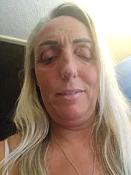theblondecocklover webcam