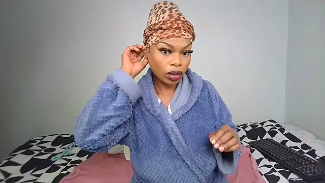 COCO__JUICY webcam
