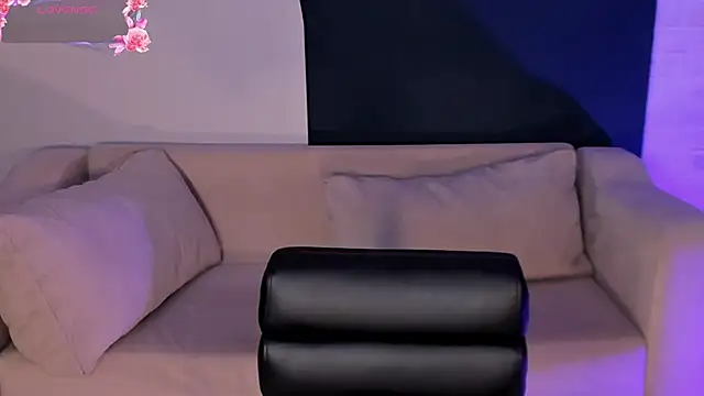 IsabellaMoreau webcam
