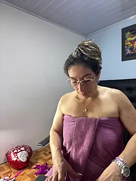 kaylaMinov_ webcam