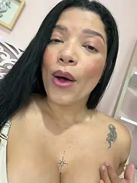 valerie_lya