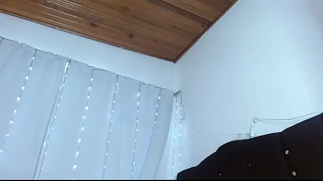 Charlothe_Wright webcam