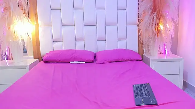 SalomeBins webcam