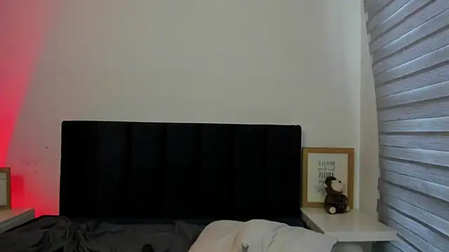 melanie_roux__ webcam