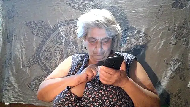 ExquisiteMature webcam