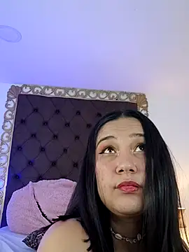 SelenaBloom webcam