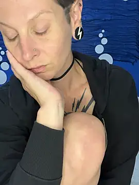 LaFemmeCyberObscura webcam