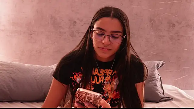 nicky_and_blake (Ask my age) - show tits