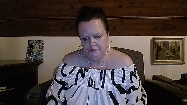 tiffanymature - TiffanyMature's free webcam - UK Sex Cams