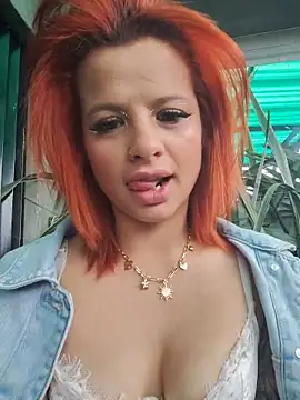 cataleya_16 (F young) - Showing my breasts in public