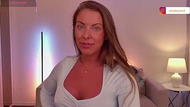 nova-lee (F milf) - I have a question!