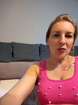 hot-milf4u - Hot-Milf4U's free webcam - UK Sex Cams