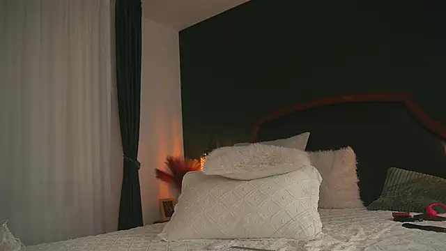 alyonaqueen_ - Alyonaqueen_'s free webcam - UK Sex Cams