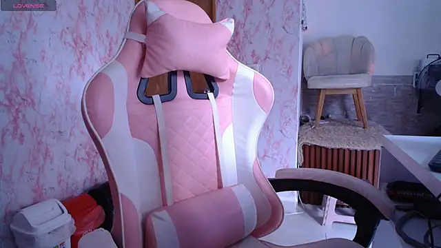 LucyanaSilva webcam