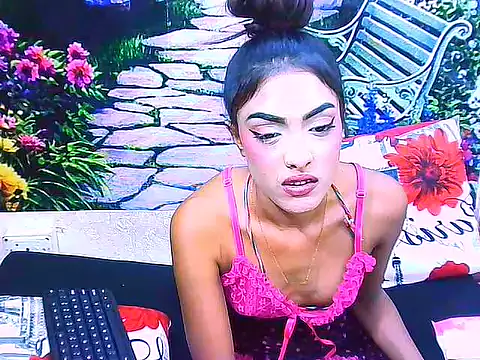 IndianPretty14u2Luv webcam