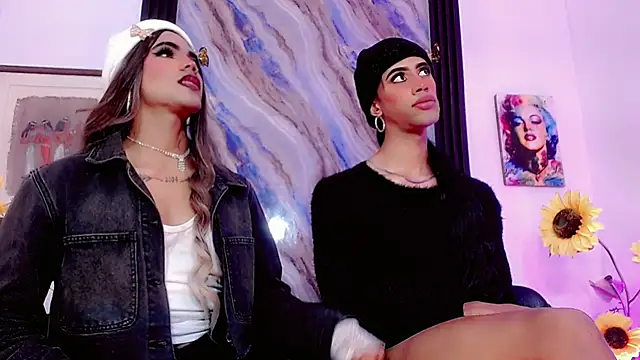 Elena_and_Julian webcam