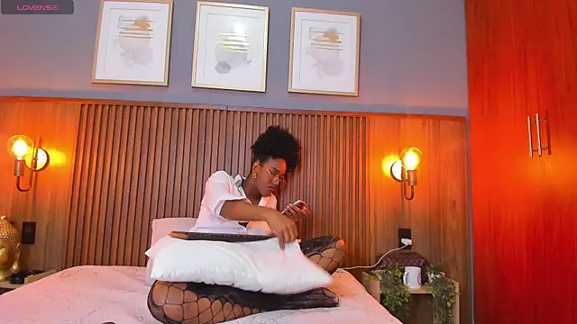 Krikrii_Milady webcam